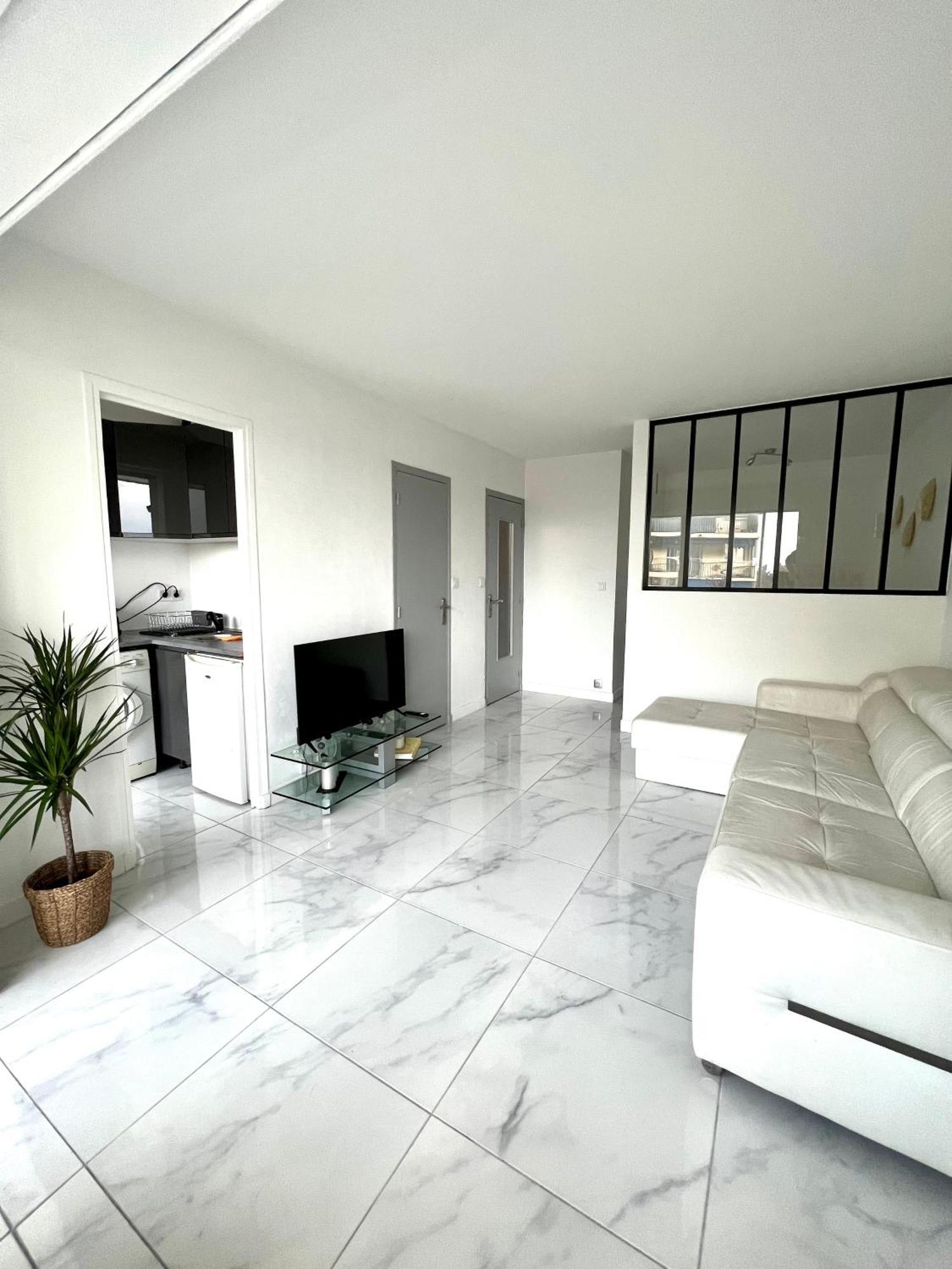 Studio 4 Couchages A 12 Min De La Plage A Pied Avec Wifi, Le Parking Est En Option 昂蒂布 外观 照片