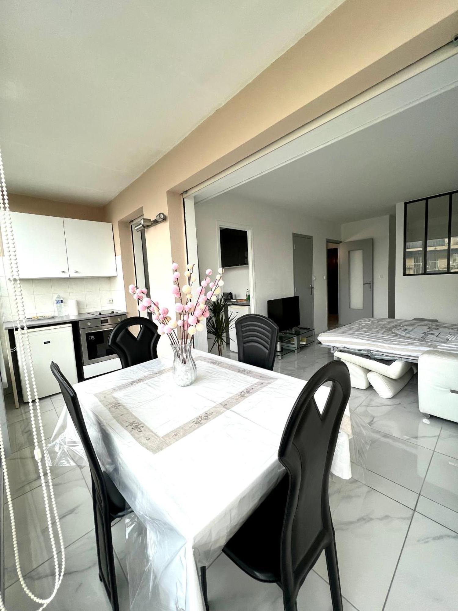 Studio 4 Couchages A 12 Min De La Plage A Pied Avec Wifi, Le Parking Est En Option 昂蒂布 外观 照片
