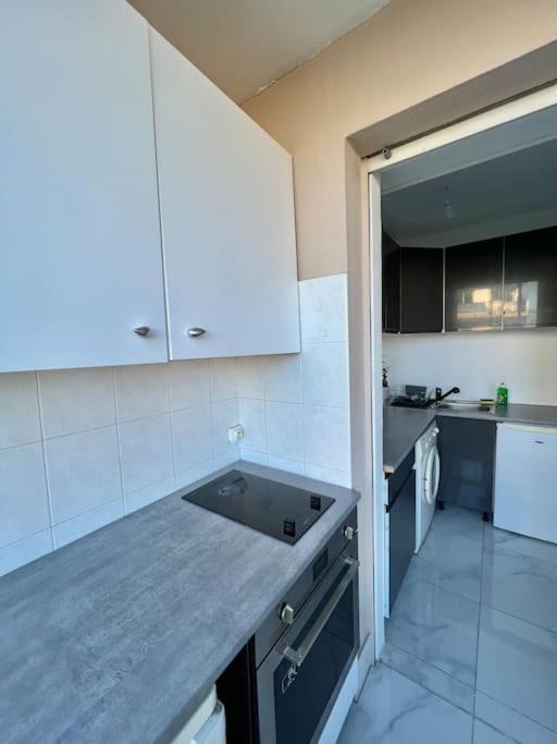 Studio 4 Couchages A 12 Min De La Plage A Pied Avec Wifi, Le Parking Est En Option 昂蒂布 外观 照片